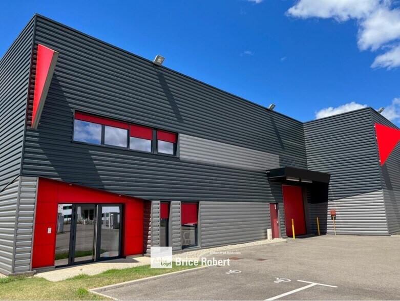 4 Rue Des Mûriers, Vourles à louer - Photo du bâtiment - Image 1 de 4