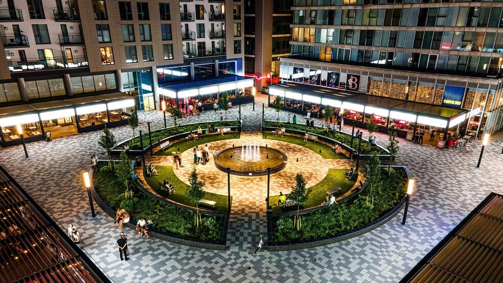 Avebury Blvd, Milton Keynes à vendre - Photo du bâtiment - Image 3 de 3