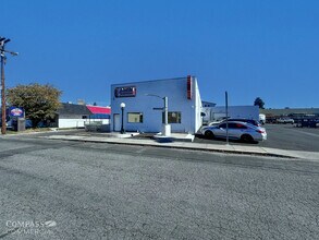 1260 NE 1st St, Bend, OR for lease Interior Photo- Image 2 of 25