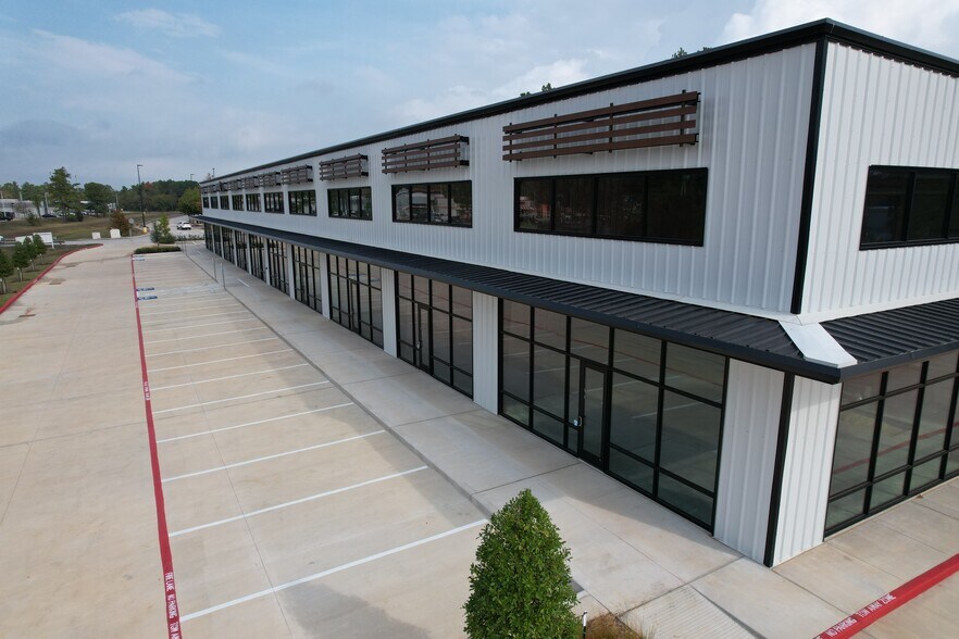 25903 Elmfield Dr, Spring, TX à louer - Photo du bâtiment - Image 3 de 7