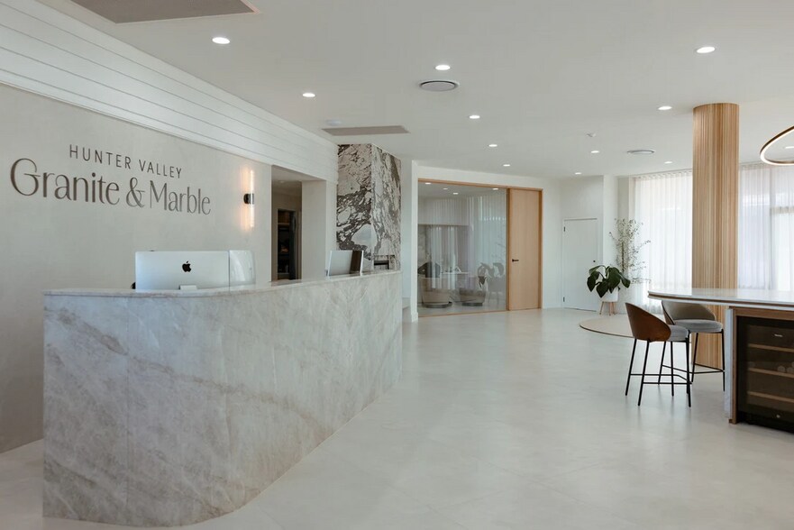 793 Hunter St, Newcastle West for sale - Interior Photo - Image 3 of 7