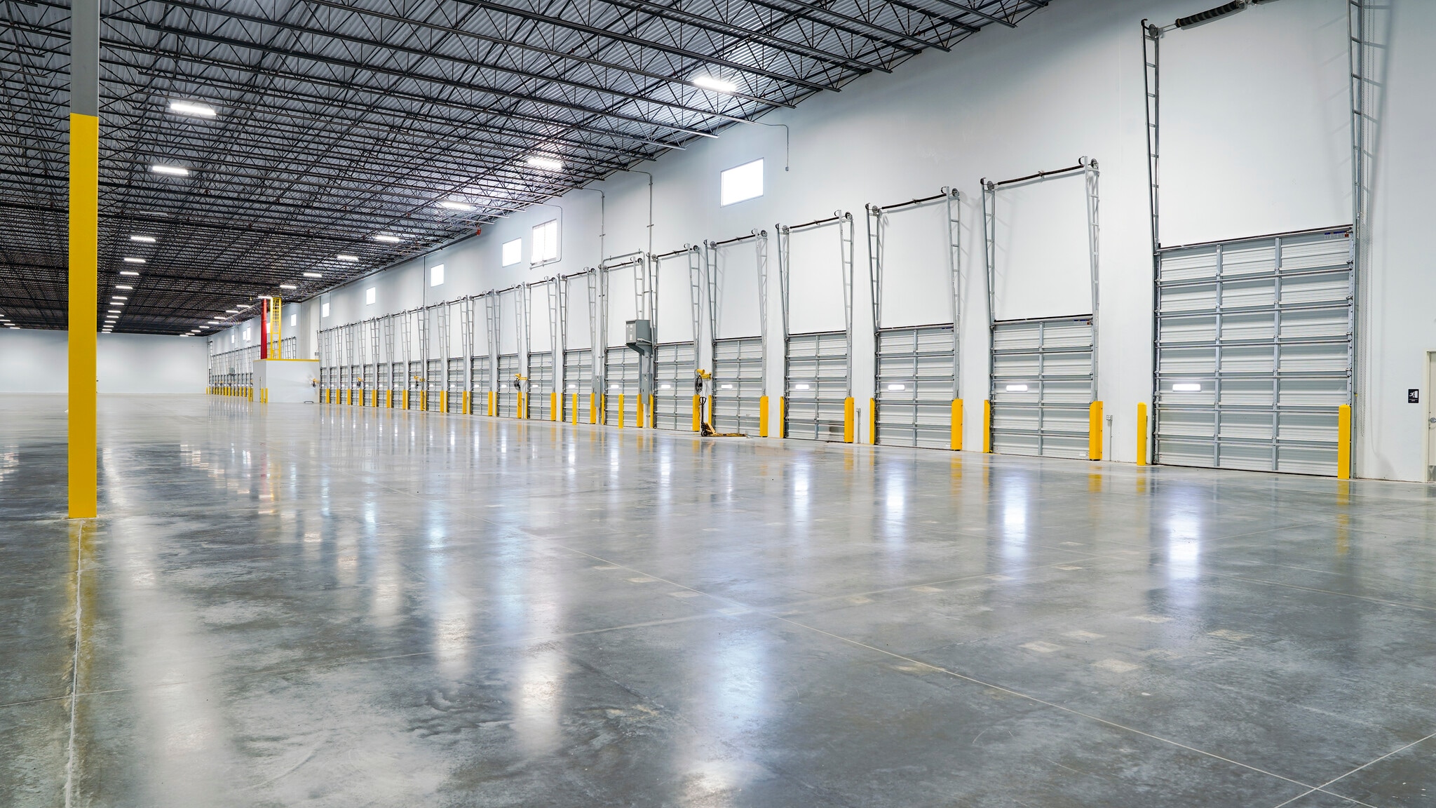 0000 Eastport Rd, Jacksonville, FL for lease Interior Photo- Image 1 of 3
