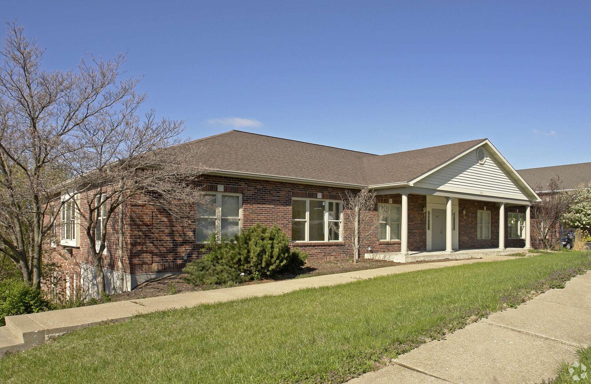 1821 Sherman Dr, Saint Charles, MO à vendre Photo du bâtiment- Image 1 de 15