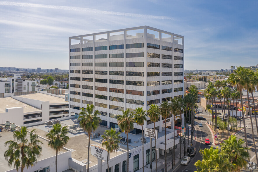 7080 Hollywood Blvd, Los Angeles, CA à louer - Photo du bâtiment - Image 2 de 10