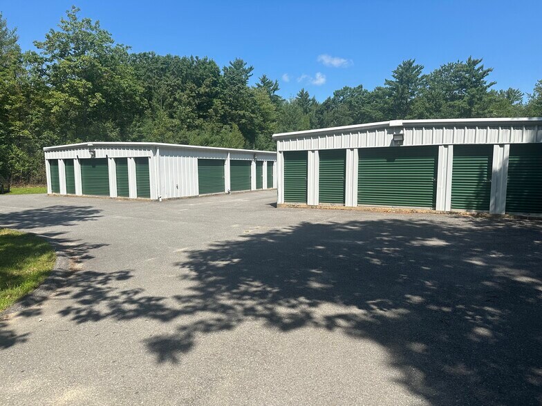 Portfolio of 3 self-storage facilities portefeuille de 3 propriétés à vendre sur LoopNet.ca - Photo du bâtiment - Image 3 de 6