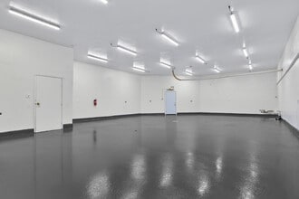 10650-10658 Burbank Blvd, North Hollywood, CA for sale Interior Photo- Image 1 of 10