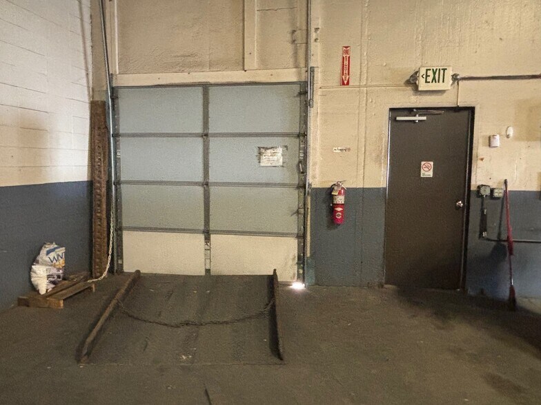 5121-5125 Executive Blvd, Fort Wayne, IN à louer - Photo du bâtiment - Image 2 de 16