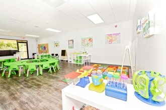 1700-1896 NW 122 Ter, Pembroke Pines, FL à louer Photo intérieure- Image 2 de 3