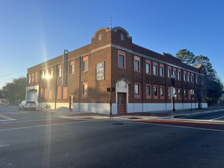 2202 N Main St, Jacksonville, FL for lease - Building Photo - Image 1 of 1