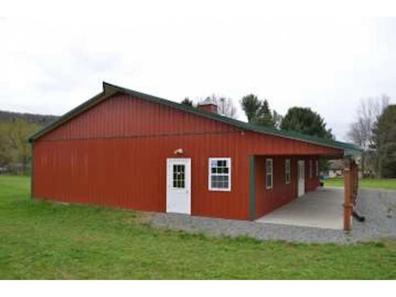 2340 State Route 26, Endicott, NY à vendre - Photo du bâtiment - Image 3 de 5