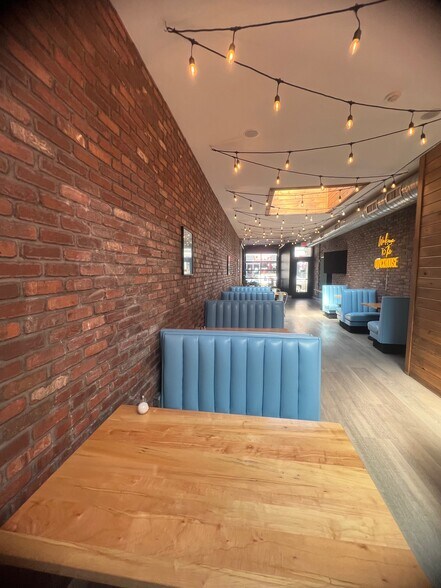 52-54 Bank St, New London, CT à vendre - Photo du bâtiment - Image 2 de 11