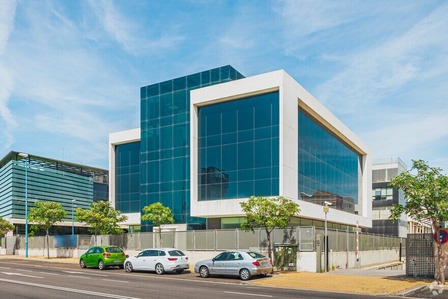 Calle Benjamín Outram, 4, Leganés, Madrid à vendre - Photo du bâtiment - Image 2 de 30