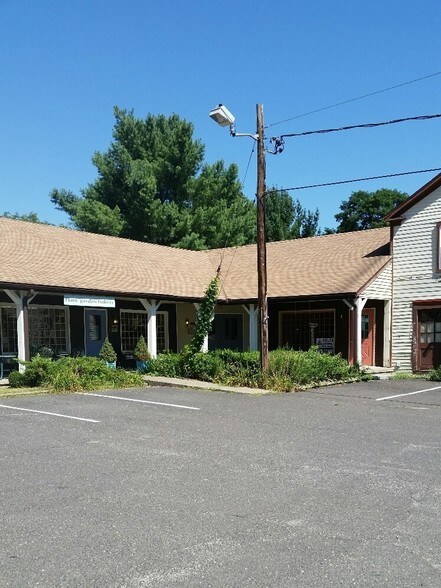 107 Main St N, Woodbury, CT à louer - Photo du bâtiment - Image 3 de 3