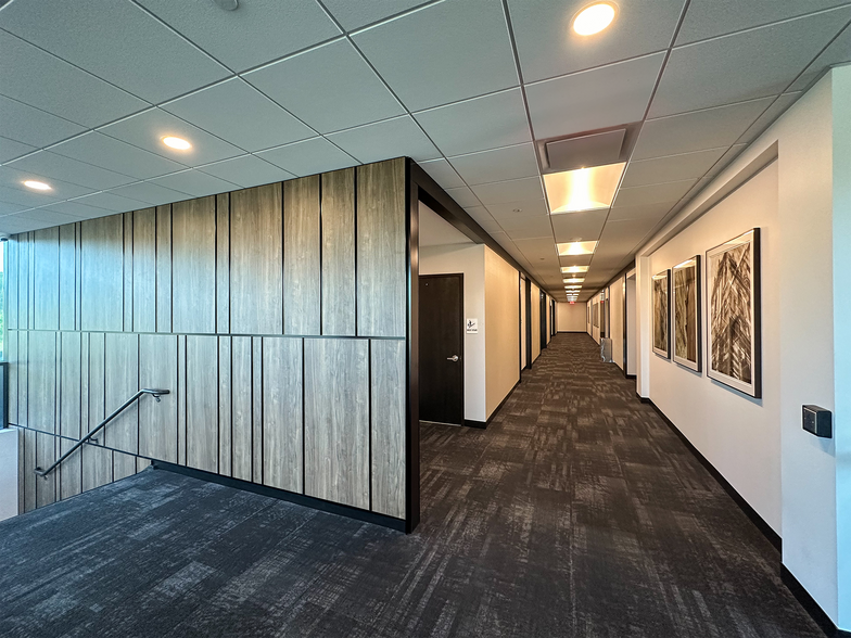 570 Expressway Dr S, Medford, NY à louer - Photo intérieure - Image 3 de 3