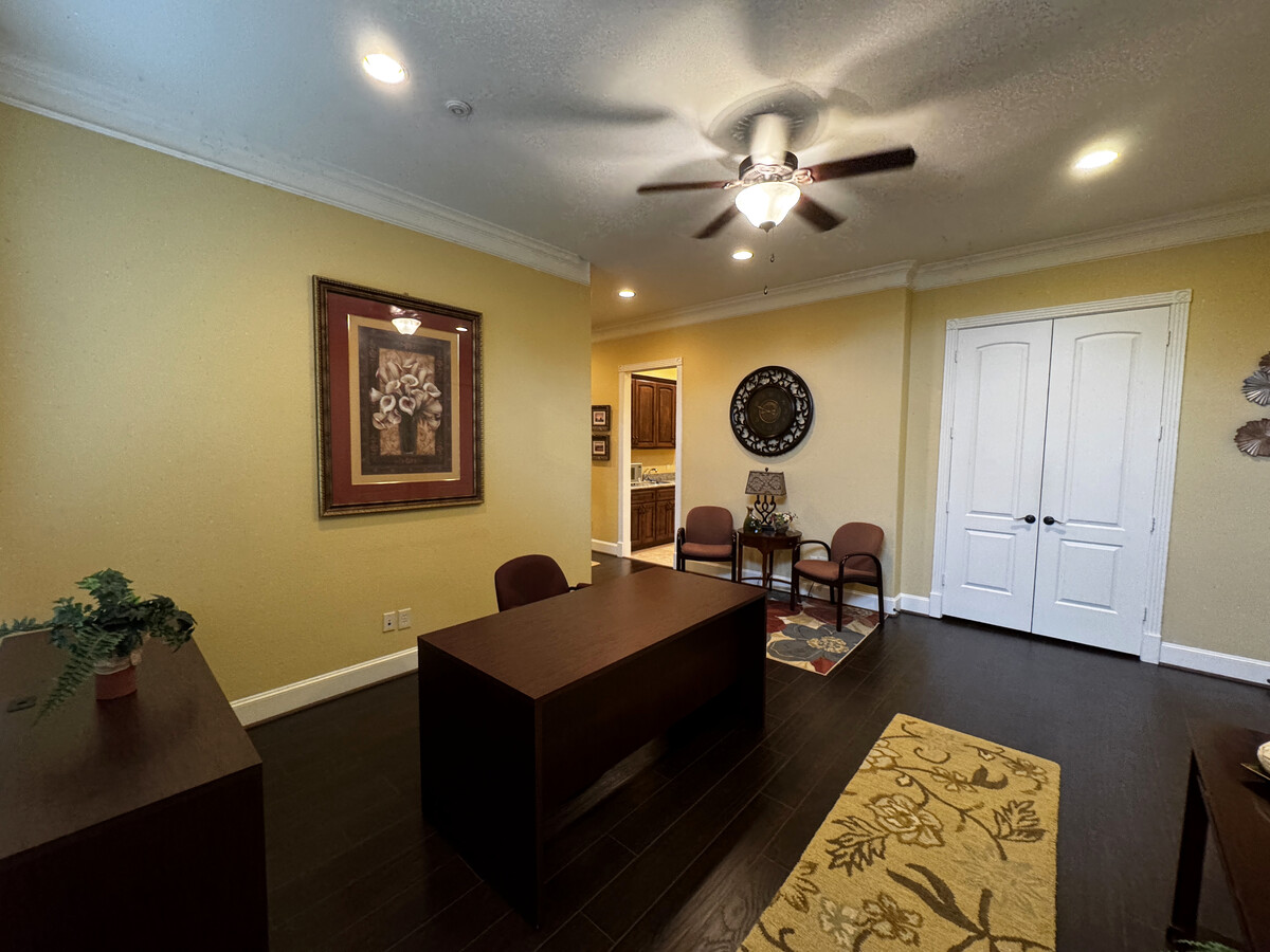 11615 Spring Cypress Rd, Tomball, TX 77377 - Unit E -  - Interior Photo - Image 1 of 20