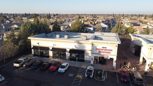 8821 Sheldon Rd, Elk Grove, CA à louer - Photo du bâtiment - Image 2 de 10
