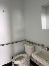 4934-4938 Poplar Ave, Memphis, TN for lease Interior Photo- Image 1 of 8