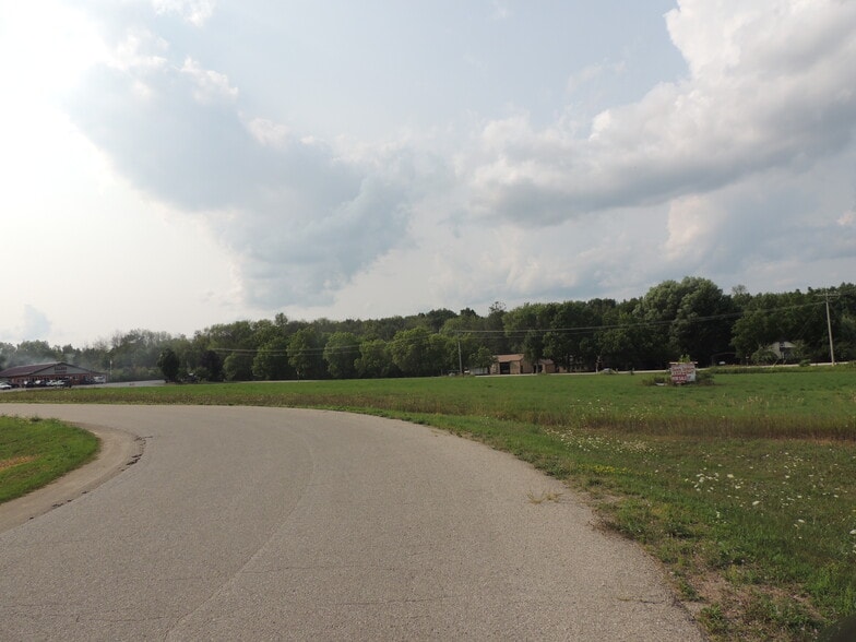 U.S. 141 Hwy, Lena, WI for sale - Building Photo - Image 2 of 2