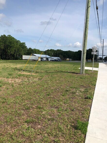 3252 Kathleen Rd, Lakeland, FL à vendre - Photo du bâtiment - Image 3 de 6