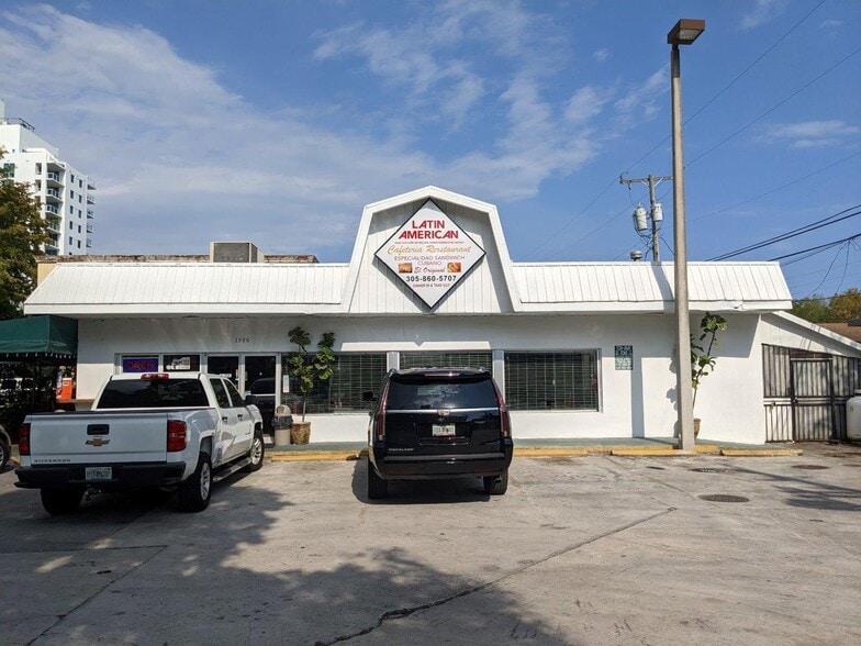 1590 SW 22nd St, Miami, FL à vendre - Photo du bâtiment - Image 1 de 3