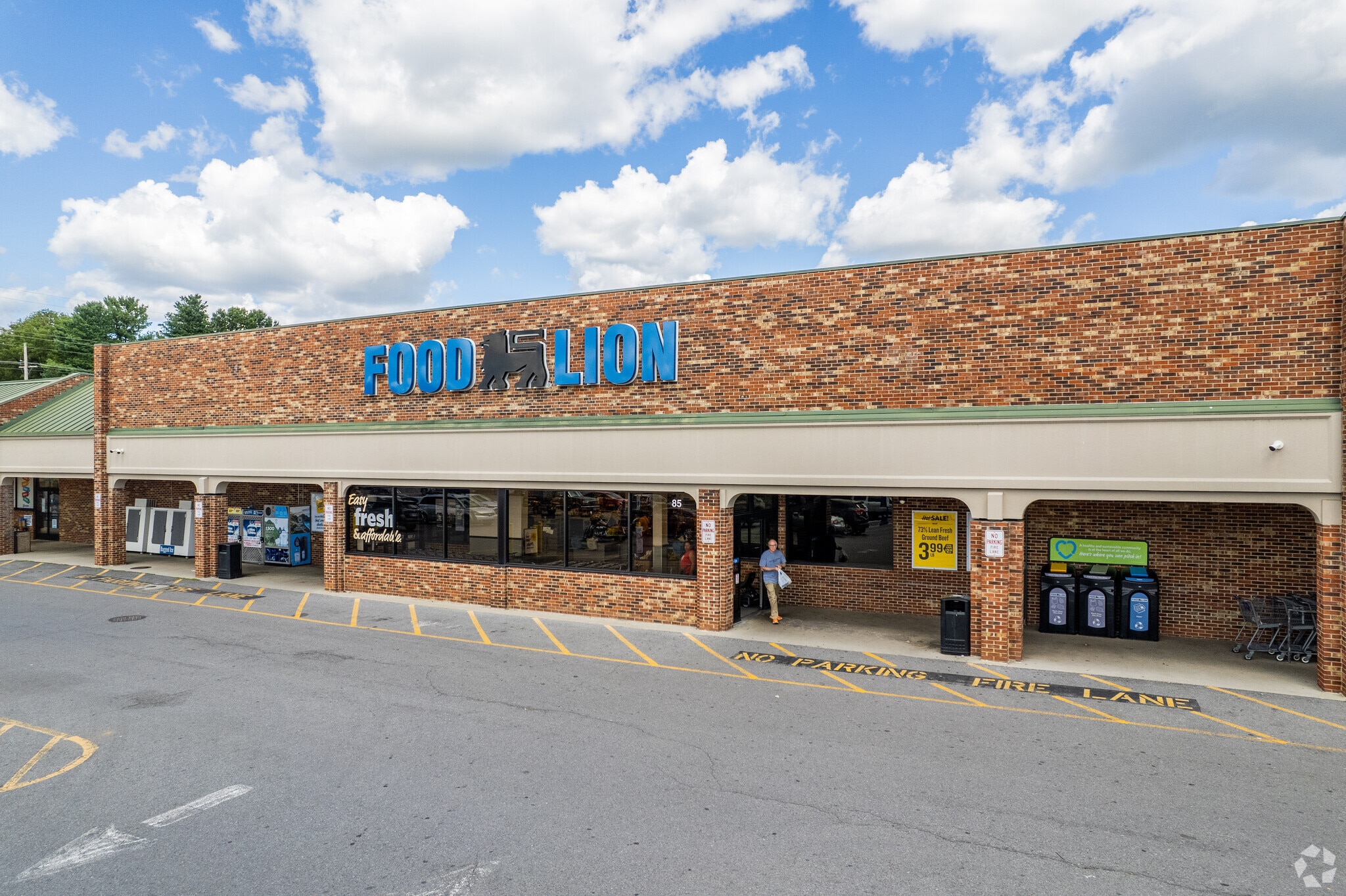 75-115 Maddex Square Dr, Shepherdstown, WV for lease Primary Photo- Image 1 of 4