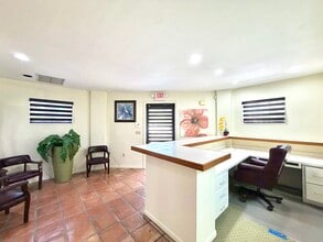 501 SW Douglas Ave, Miami, FL à louer Photo intérieure- Image 2 de 15