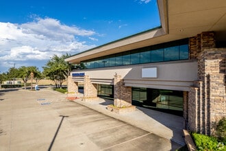 1400 N Mccoll Rd, McAllen, TX à louer Photo intérieure- Image 2 de 10