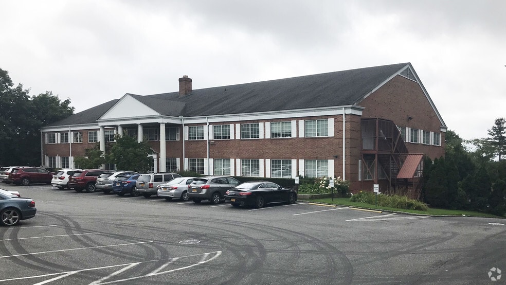 575 Jericho Tpke, Jericho, NY for lease - Primary Photo - Image 1 of 13