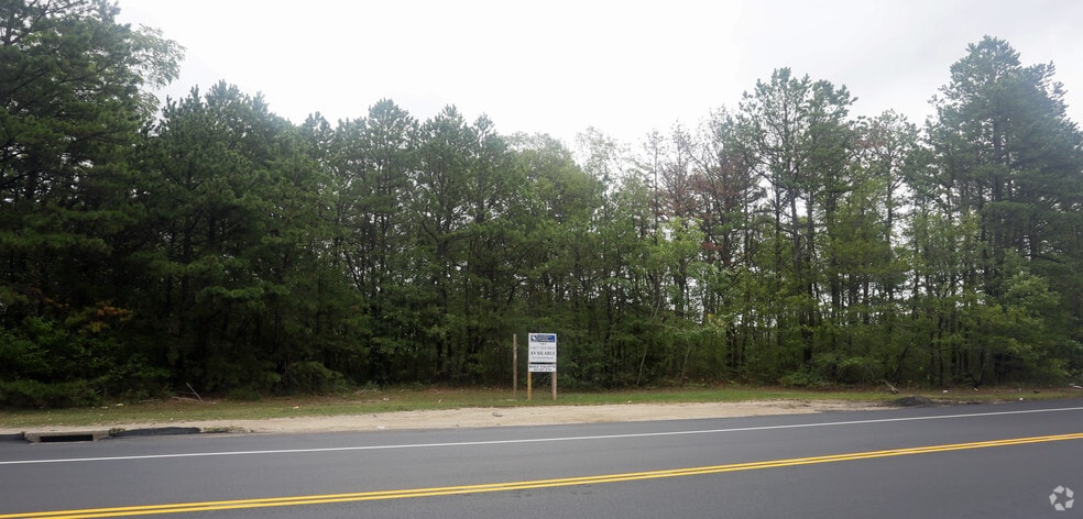 Mastic Rd, Mastic Beach, NY for sale - Primary Photo - Image 1 of 3