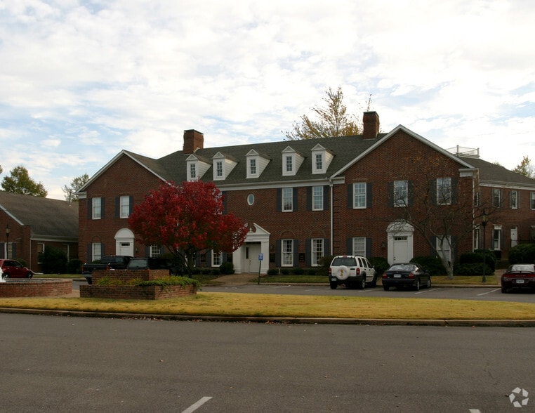 7515 Corporate Centre Dr, Germantown, TN for lease - Building Photo - Image 2 of 9