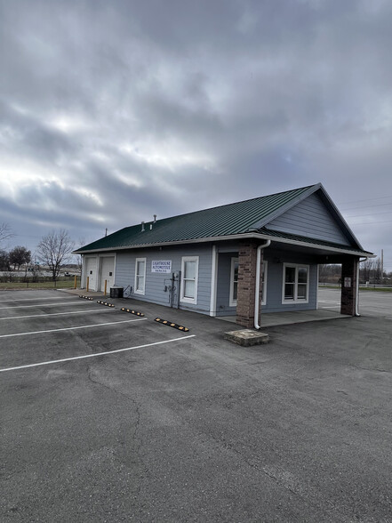 1 SE 30th St, Lees Summit, MO for lease - Building Photo - Image 2 of 9