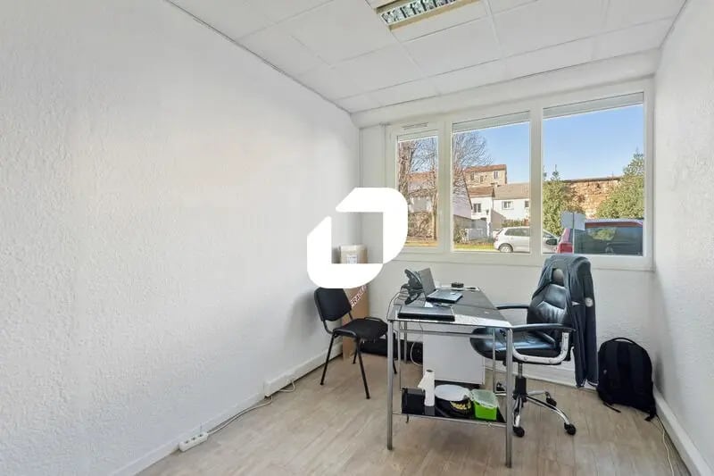33-35 Rue Ledru-Rollin, Ivry-sur-Seine for sale - Building Photo - Image 2 of 12