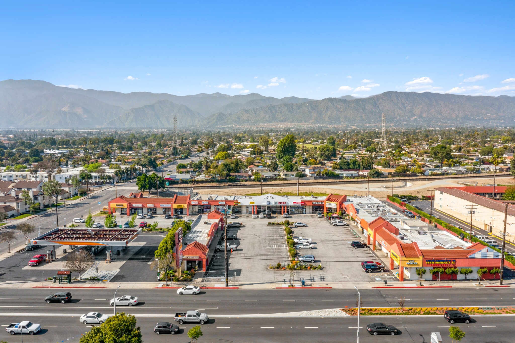 605-665 E Arrow Hwy, Azusa, CA for lease Primary Photo- Image 1 of 8