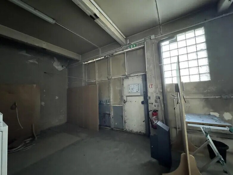 Flex in Montreuil for sale - Interior Photo - Image 3 of 15