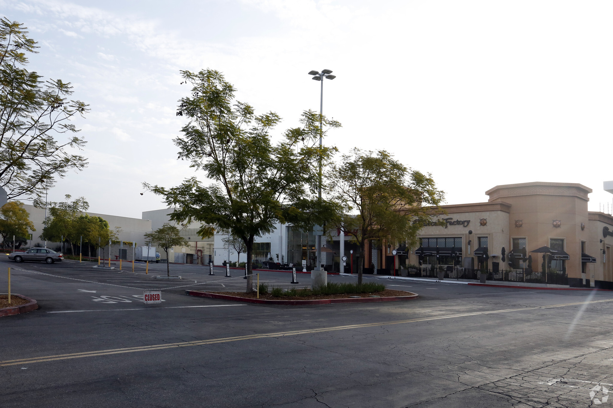 6550-6600 Topanga Canyon Blvd, Canoga Park, CA for sale Primary Photo- Image 1 of 1