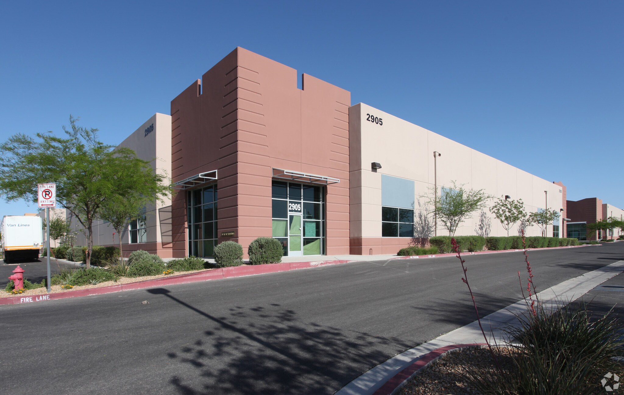 2905 Coleman St, North Las Vegas, NV à vendre Photo principale- Image 1 de 21