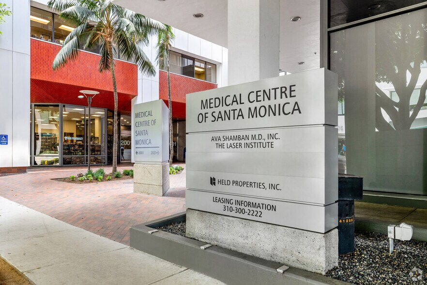 2001 Santa Monica Blvd, Santa Monica, CA à louer - Photo du bâtiment - Image 3 de 8