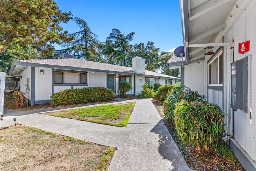 2316 Villanova Cir, Sacramento, CA à vendre - Photo du bâtiment - Image 2 de 54