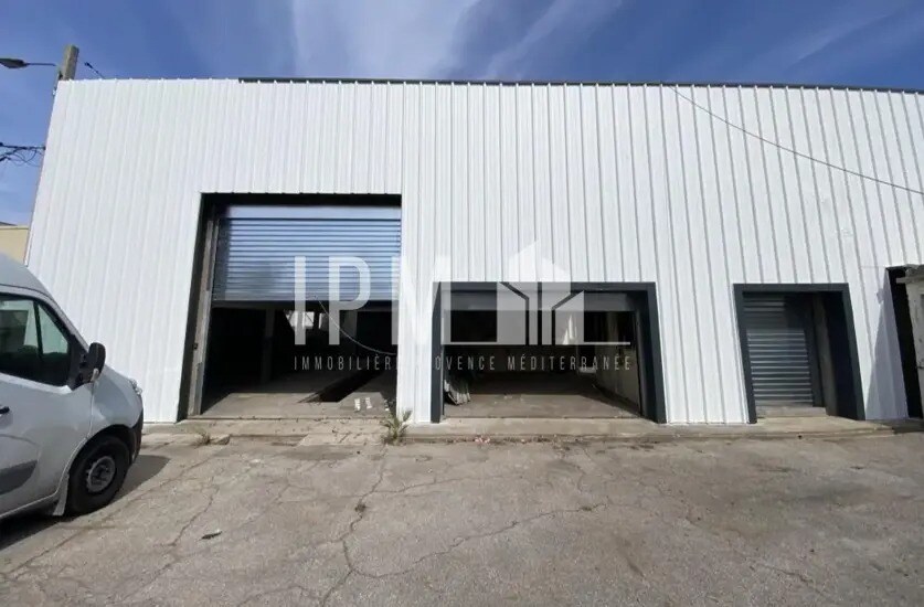 Flex in Châteauneuf-les-Martigues for lease Building Photo- Image 1 of 2