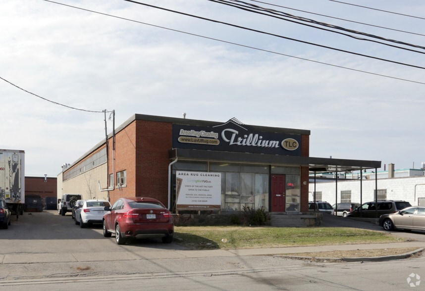 41 Advance Rd, Toronto, ON for sale - Primary Photo - Image 1 of 11