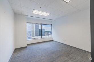 1 W 3rd St, Tulsa, OK for lease Interior Photo- Image 2 of 4