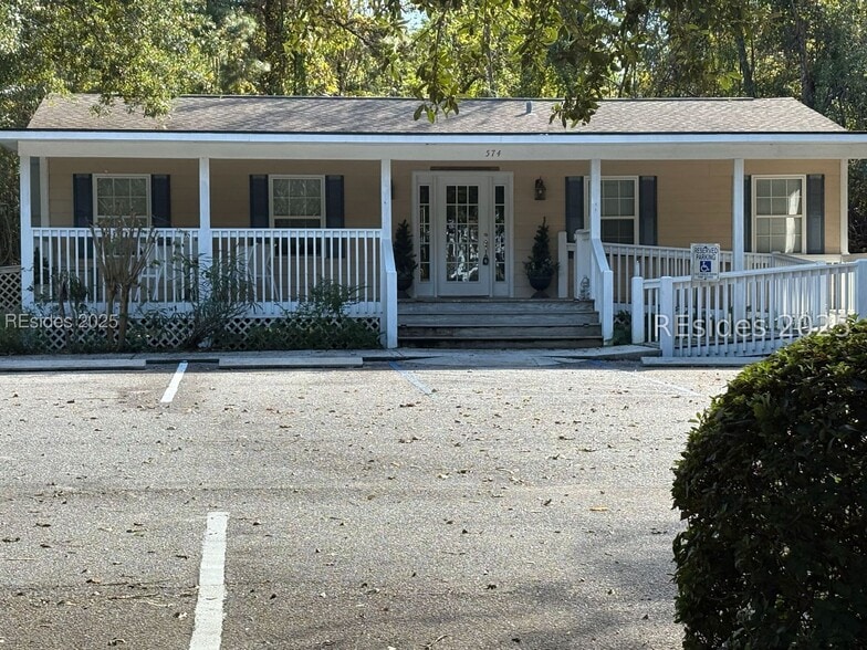 574 Sea Island Pky, Saint Helena Island, SC à vendre - Photo du bâtiment - Image 1 de 19