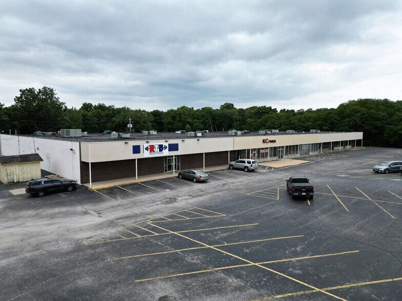 2807-2809 N Main St, Decatur, IL à louer - Photo du bâtiment - Image 2 de 7