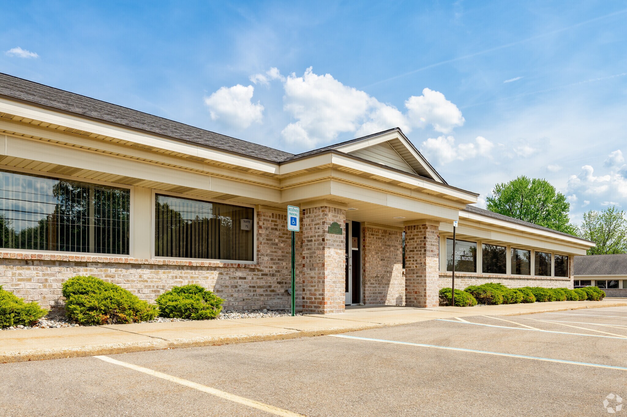 15851 S Old Us-27, Lansing, MI à vendre Photo principale- Image 1 de 5