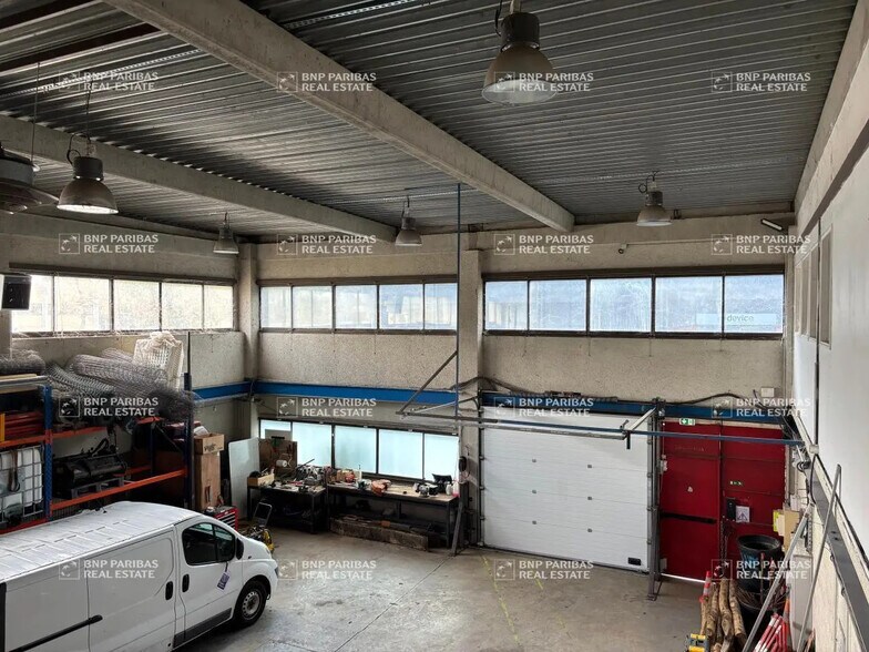 Flex in Mérignac for lease - Interior Photo - Image 2 of 19