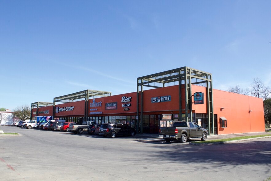 4622 W Commerce St, San Antonio, TX for lease - Building Photo - Image 3 of 11