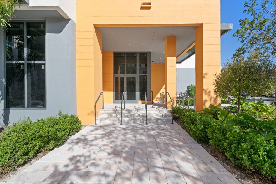 600 N Andrews Ave, Fort Lauderdale, FL à louer - Photo du bâtiment - Image 2 de 19