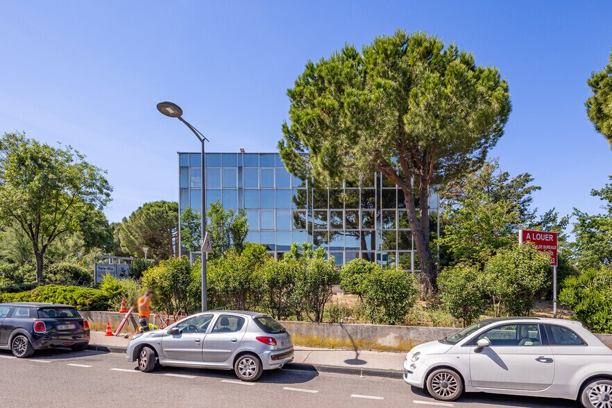 Retail in Marseille for lease - Building Photo - Image 3 of 3