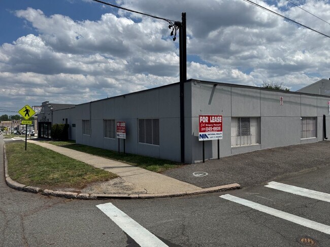 More details for 124-128 Market St, Saddle Brook, NJ - Industrial for Lease