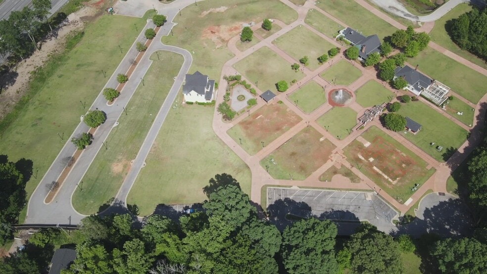 1053 S Lake Cir, Morrow, GA for lease - Commercial Listing Video - Image 2 of 9